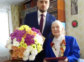 Юлия Александровна Кукишева принимает поздравления с 95-летием! Юлия Александровна Кукишева принимает поздравления с 95-летием!