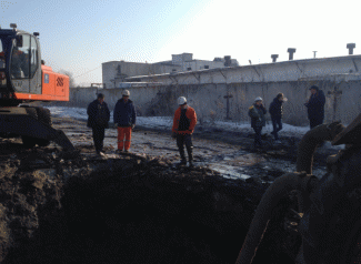 Сотрудники ЛГЭК всю ночь устраняли серьезную аварию на Опытной Сотрудники ЛГЭК всю ночь устраняли серьезную аварию на Опытной